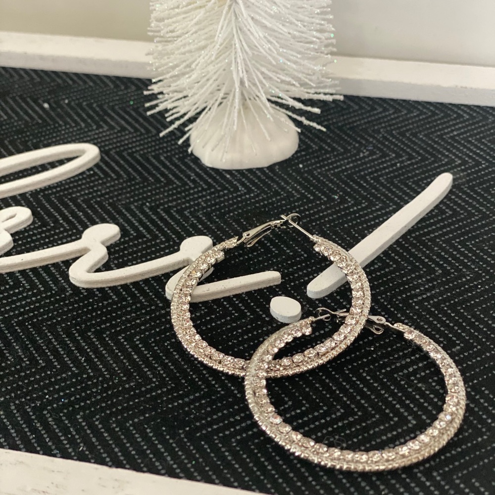 Hoop earrings with crystals NWT - Picture 4 of 4